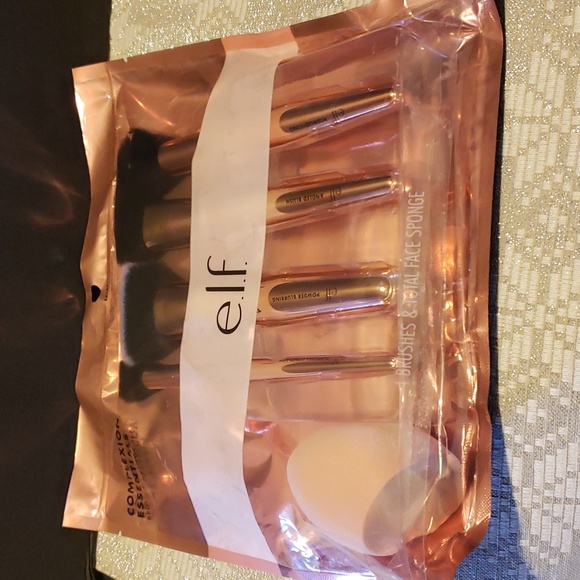 e.l.f. Complexion Essentials Brush & Sponge Set - New - Picture 4 of 4